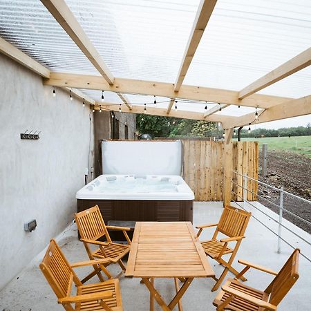 The Byre At Conker Tree Cottages Saintfield ภายนอก รูปภาพ