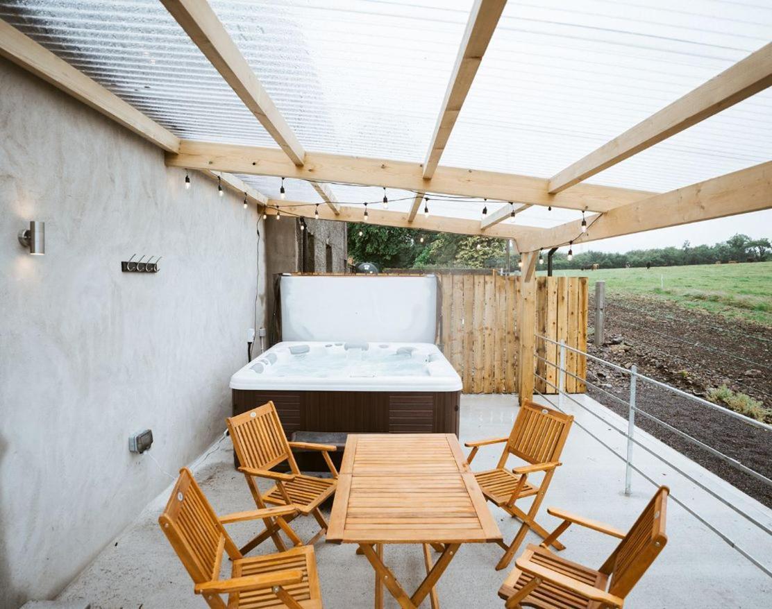The Byre At Conker Tree Cottages Saintfield ภายนอก รูปภาพ